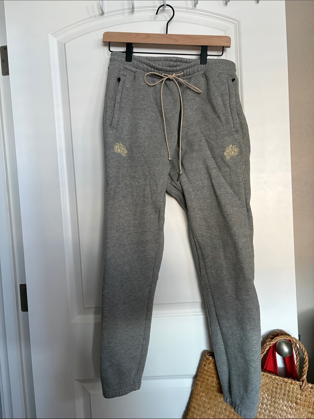 Darc Sport Dual Wolf Family Forever Joggers Sweat Pants Grey Men’s Medium